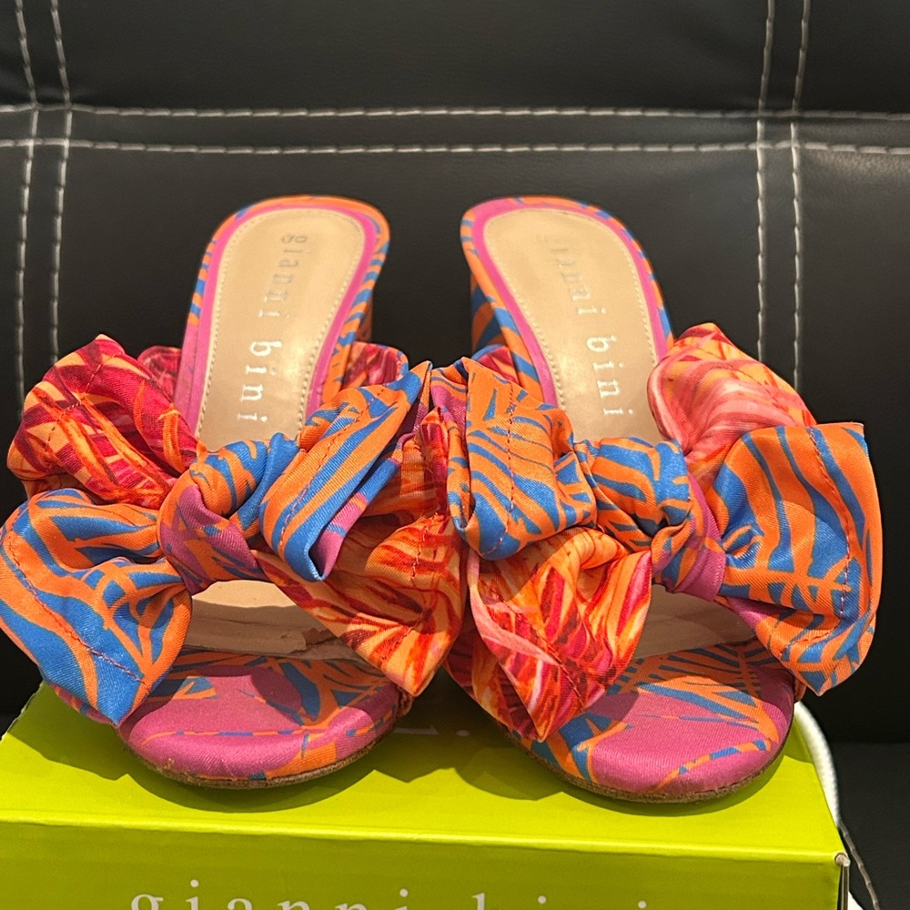 Gianni Bini Vibrant Pink and Orange Mules - Picture 3 of 9